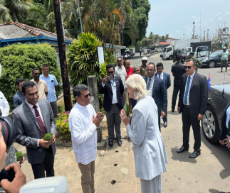 The Australian Governor-General Observes the Sri Lanka Vessel Monitoring System (VMS) in Operation