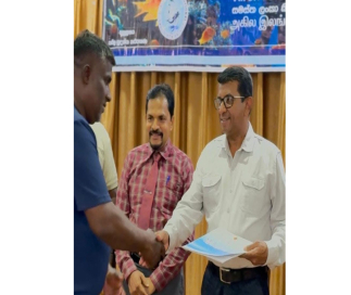 ධීවර කිමිදුම්කරුවන්ගේ වෘත්තීය අවදානම් ආවරණය කෙරෙන නව රක්ෂණ යෝජනා ක්‍රමයක්: සමාරම්භය නියෝජ්‍ය අමාත්‍ය රත්න ගමගේ මහතාගේ ප්‍රධානත්වයෙන් කල්පිටියේදී