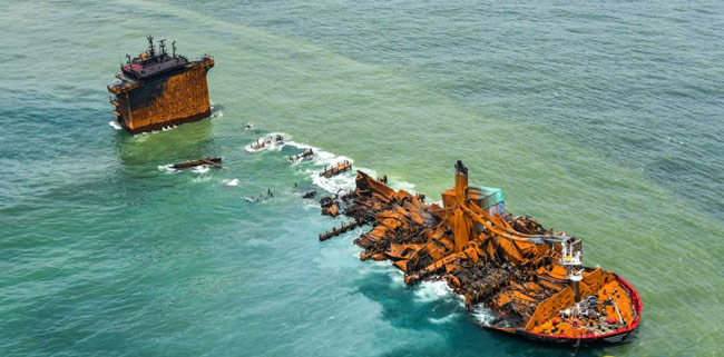 1623073395 Court orders Navy to provide security to sinking X Press Pearl B